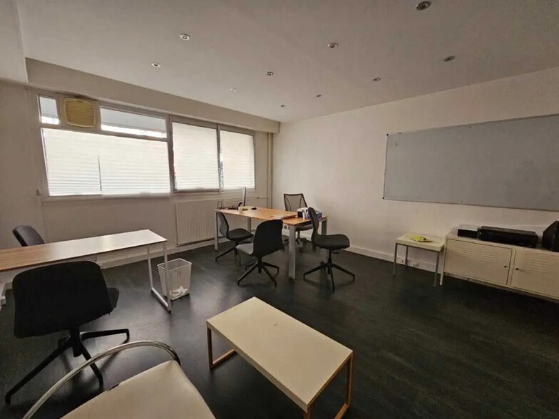 Bureau dans Boulogne-Billancourt à louer - Photo de l’immeuble – Image 3 sur 14
