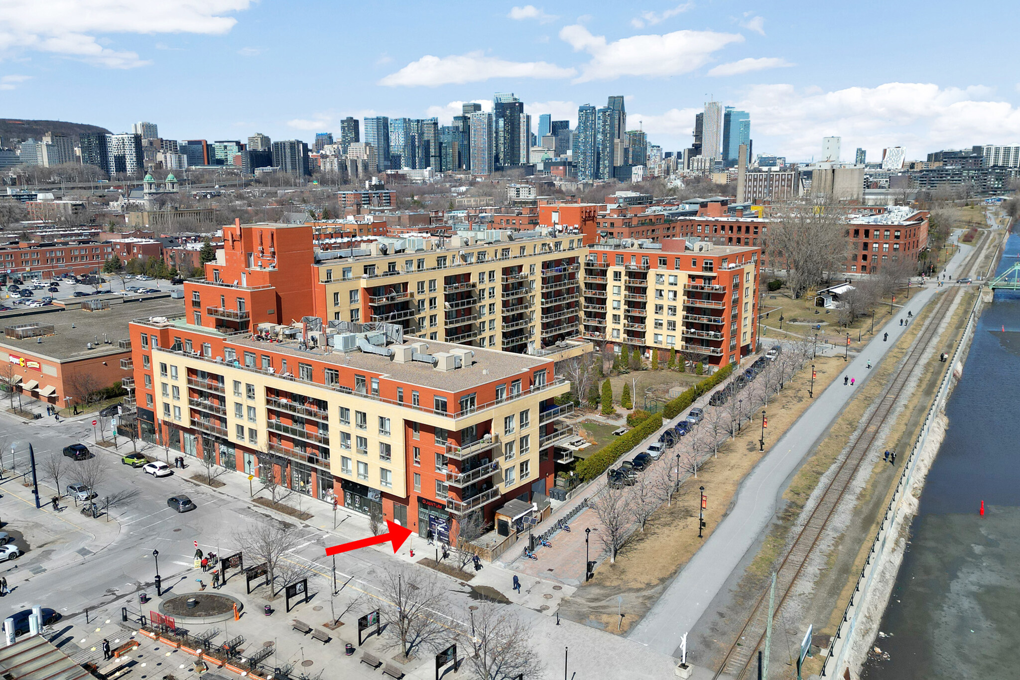 115-145 Av Atwater, Montréal, QC à louer Photo de l’immeuble– Image 1 sur 2