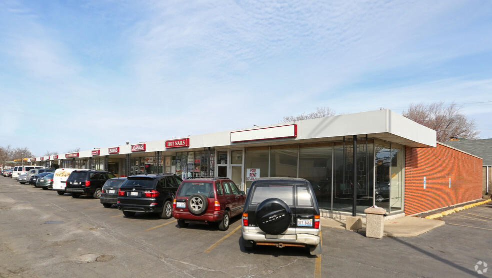4704-4722 W Touhy Ave, Lincolnwood, IL à louer - Photo de l’immeuble – Image 2 sur 12
