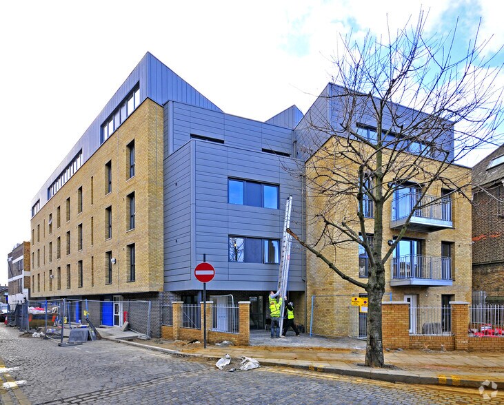 2-8 Andre St, Londres à vendre - Photo principale – Image 1 sur 66