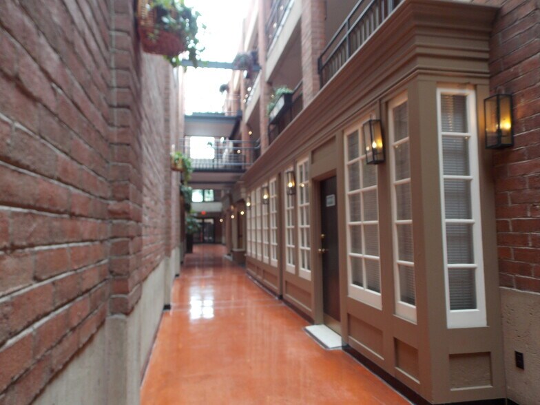 515 S 700 E, Salt Lake City, UT à louer - Photo de l’immeuble – Image 2 sur 17