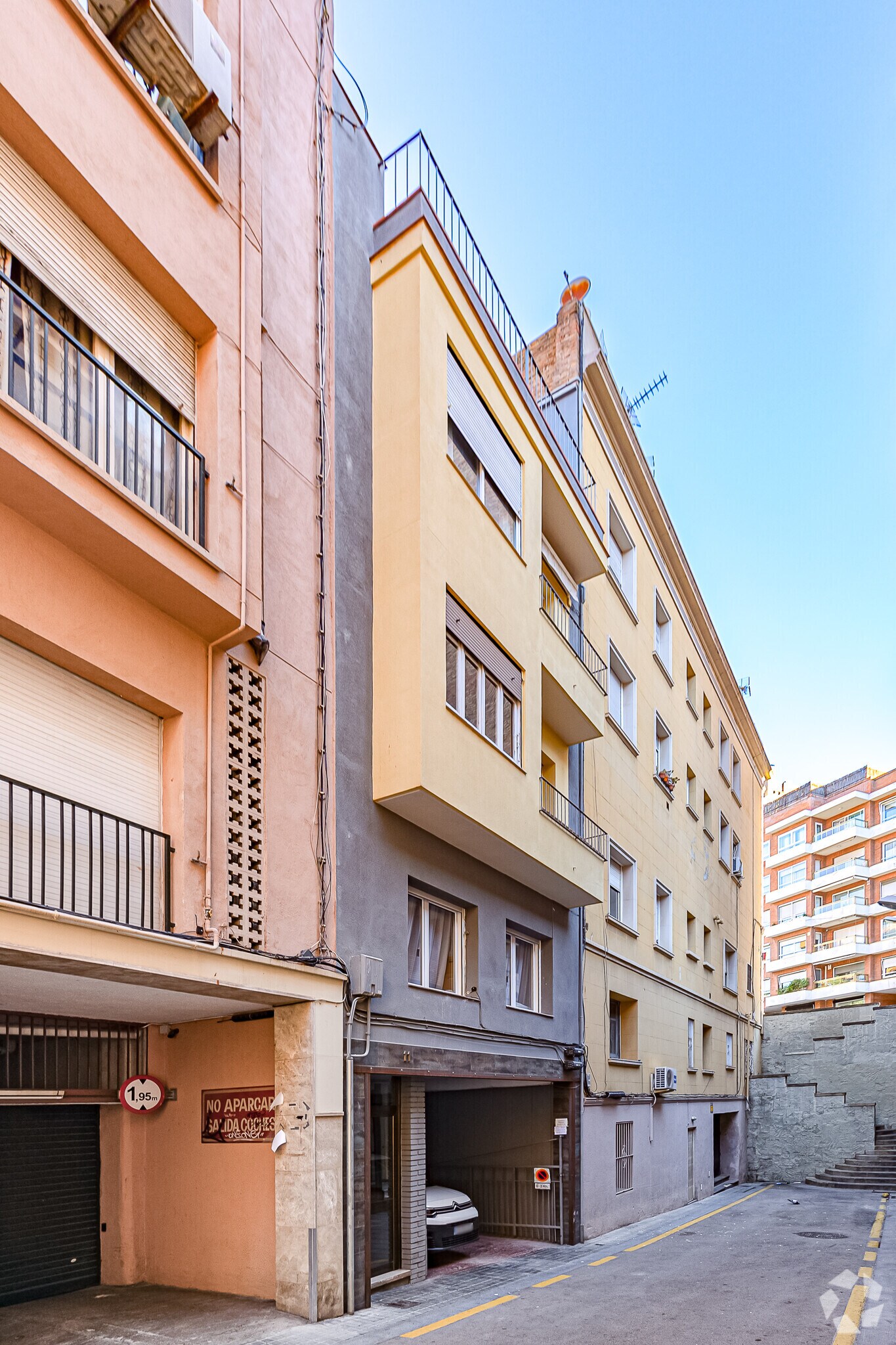 Immeuble residentiel dans Barcelone, Barcelona à vendre Photo principale– Image 1 sur 3