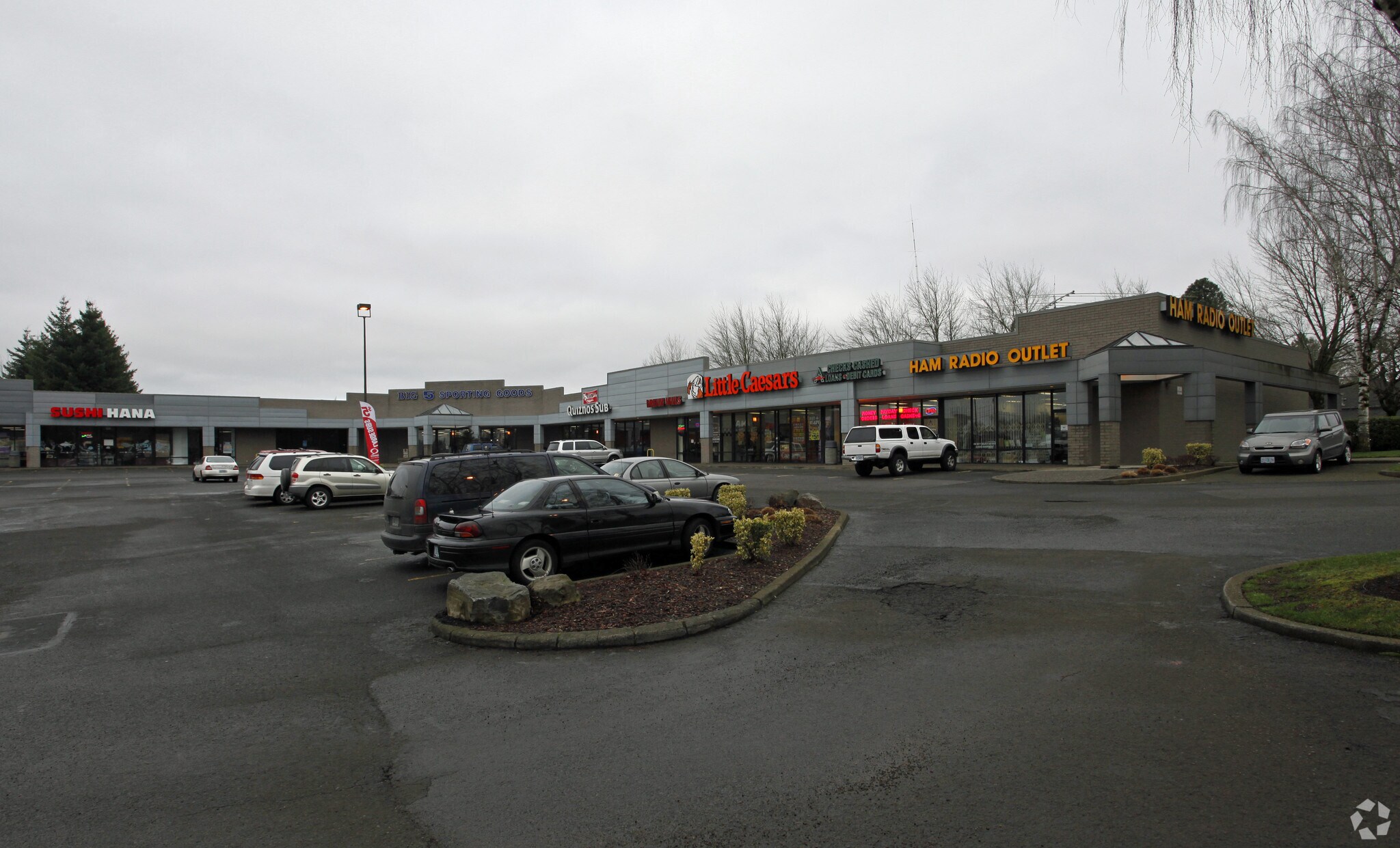 11705 SW Pacific Hwy, Tigard, OR à louer Photo de l’immeuble– Image 1 sur 6