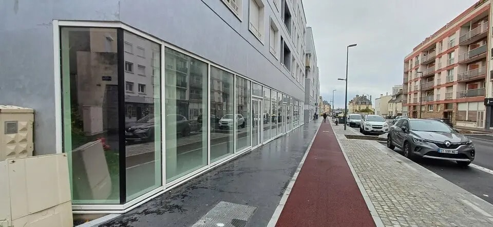 Local commercial dans Caen à louer - Photo de l’immeuble – Image 2 sur 5