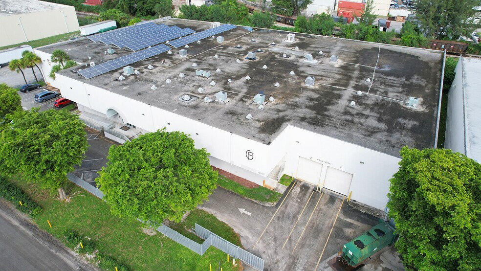 13015 NW 38th Ave, Opa Locka, FL à vendre - Aérien – Image 2 sur 30