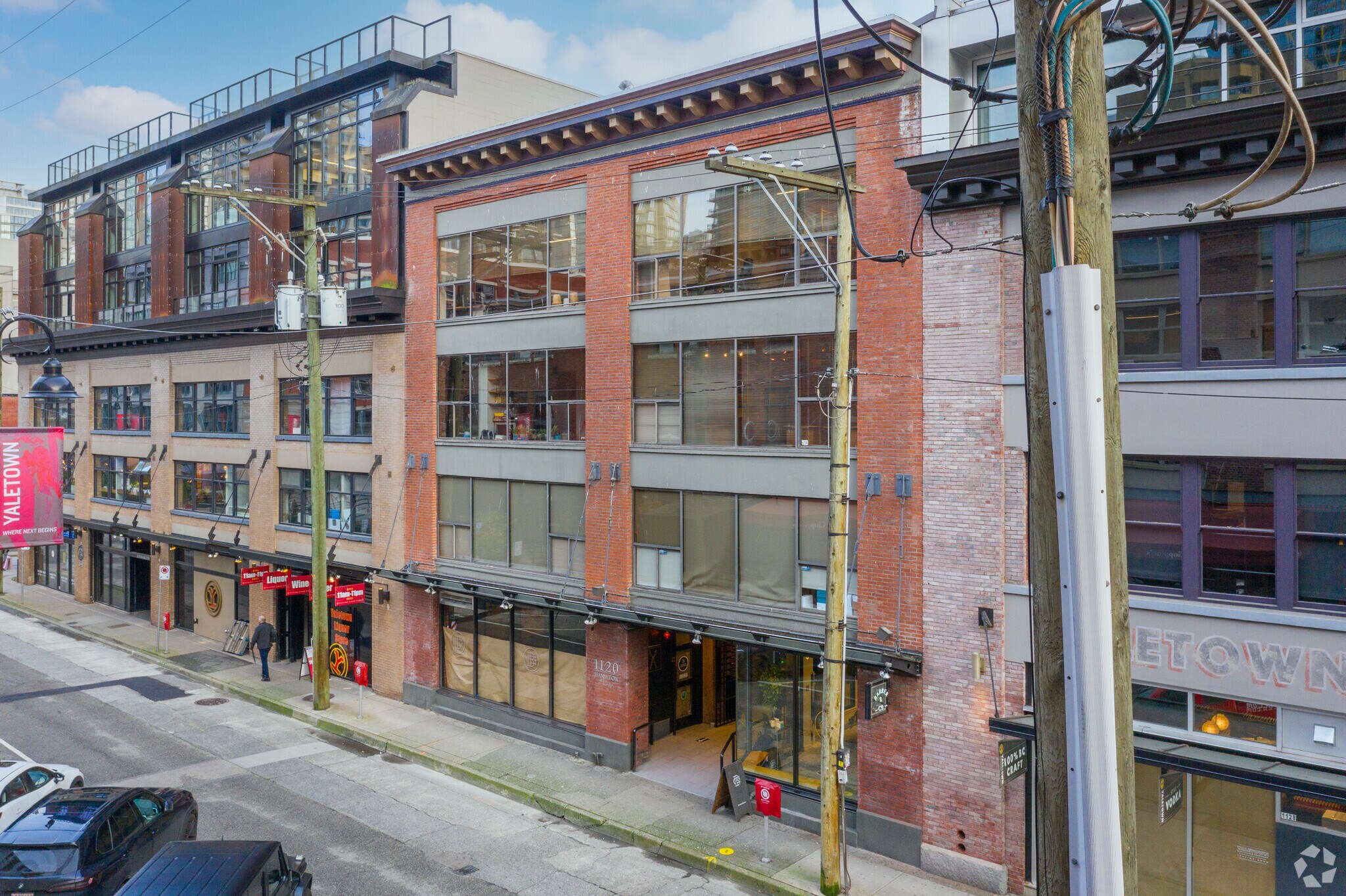 1120 Hamilton St, Vancouver, BC à louer Photo de l’immeuble– Image 1 sur 14