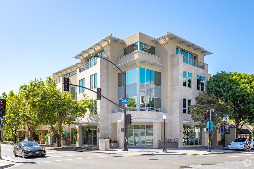 605 Castro St, Mountain View, CA à louer - Photo de l’immeuble – Image 2 sur 13