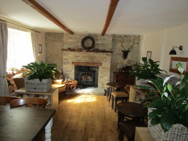 1 Rushden Rd, Rushden à louer - Photo de l’immeuble – Image 3 sur 7