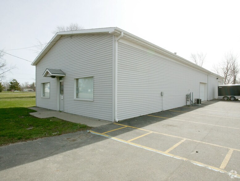 6071 S Martin Luther King Jr Blvd, Lansing, MI à vendre - Photo de l’immeuble – Image 2 sur 4