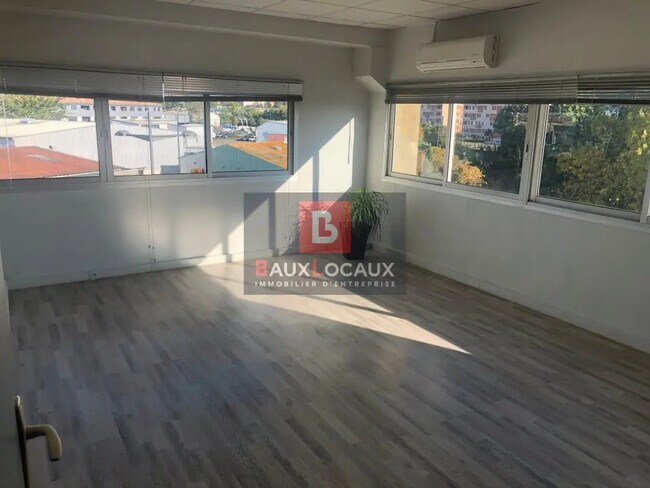 Plus de détails pour Bureau à vendre