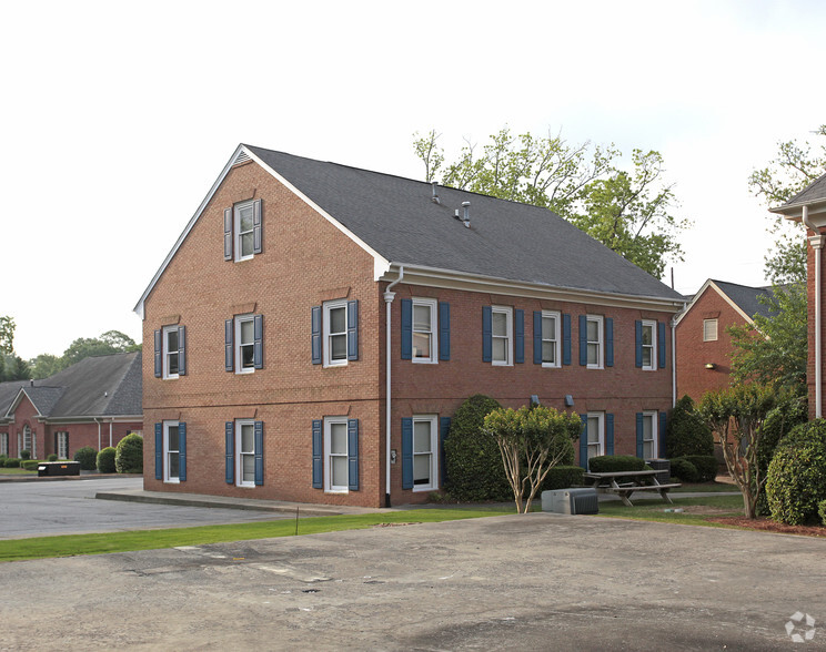 324 Cherokee St NE, Marietta, GA à vendre - Photo principale – Image 1 sur 13