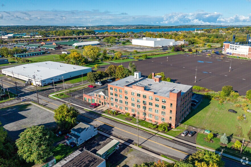 617 Hiawatha Blvd E, Syracuse, NY à louer - Aérien – Image 3 sur 23