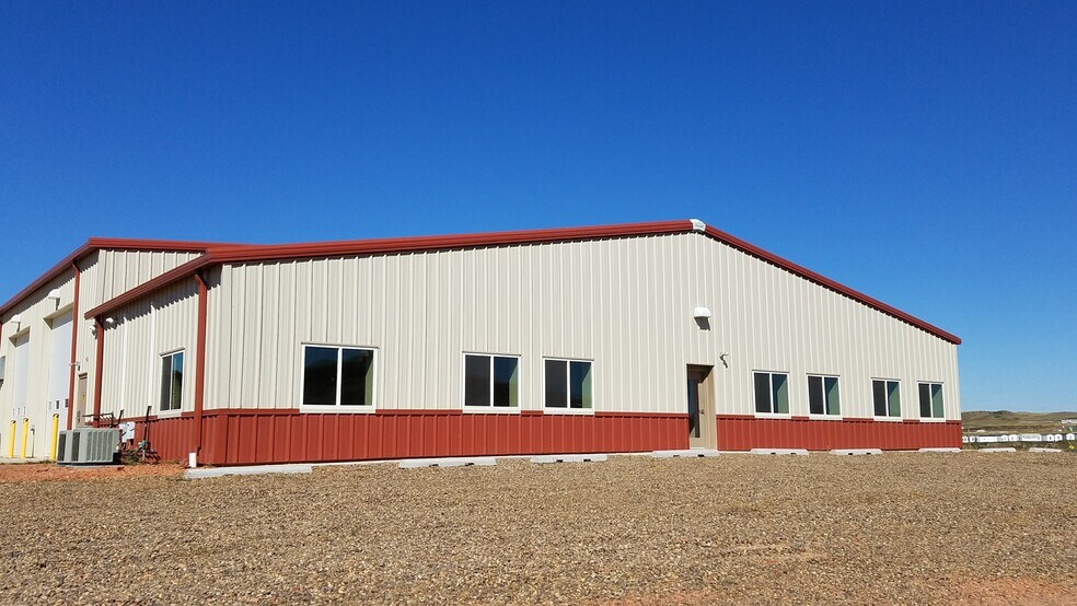 2018 125th Ave NW, Watford City, ND à louer - Photo de l’immeuble – Image 2 sur 21