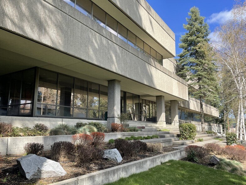 HECLA Office Building & Surplus Land portefeuille de 2 biens à vendre sur LoopNet.fr - Photo de l’immeuble – Image 2 sur 25