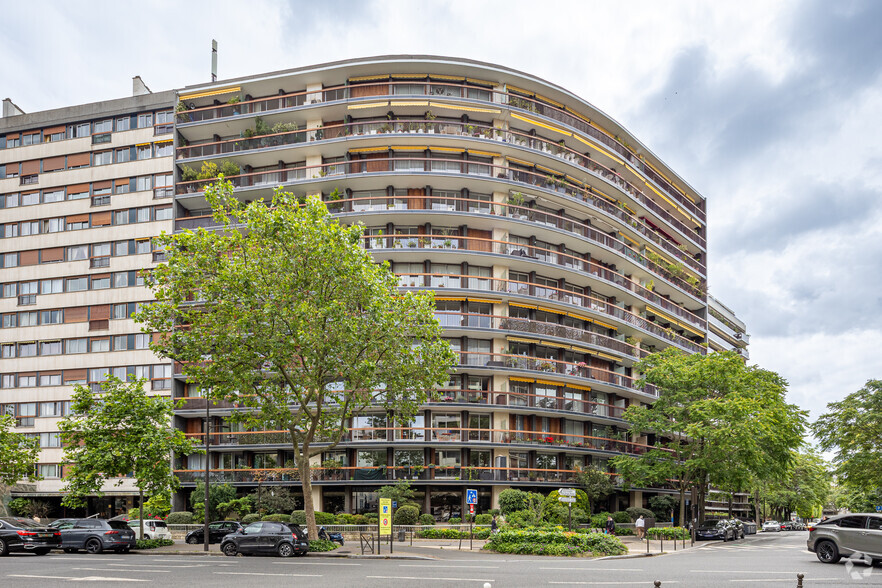 Local commercial dans Boulogne-Billancourt à louer - Photo de l’immeuble – Image 2 sur 2