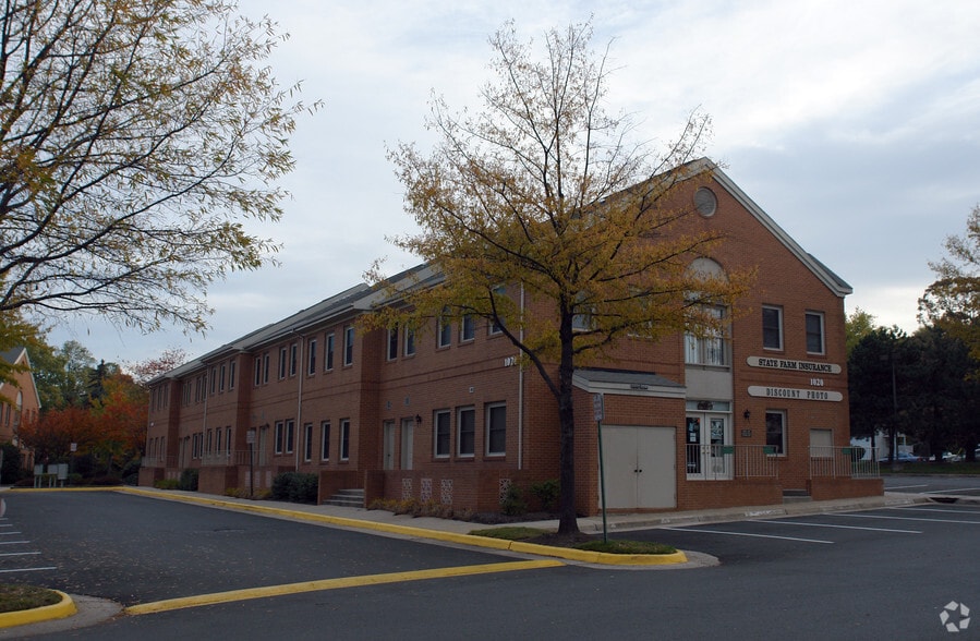 1020 Elden St, Herndon, VA à louer - Photo de l’immeuble – Image 3 sur 15