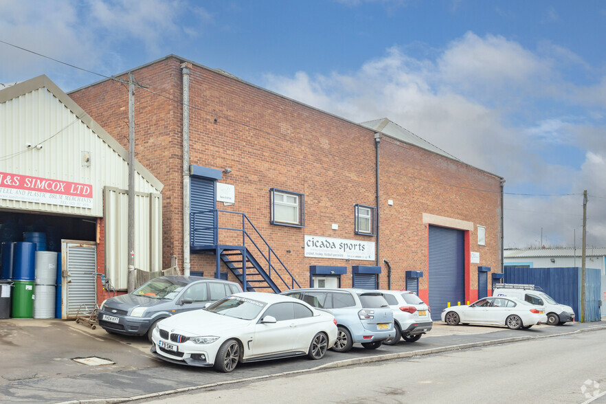 Pikehelve St, West Bromwich à louer - Photo de l’immeuble – Image 2 sur 2