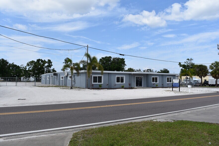 4501 N 126th Ave, Clearwater, FL à louer - Photo de l’immeuble – Image 3 sur 38