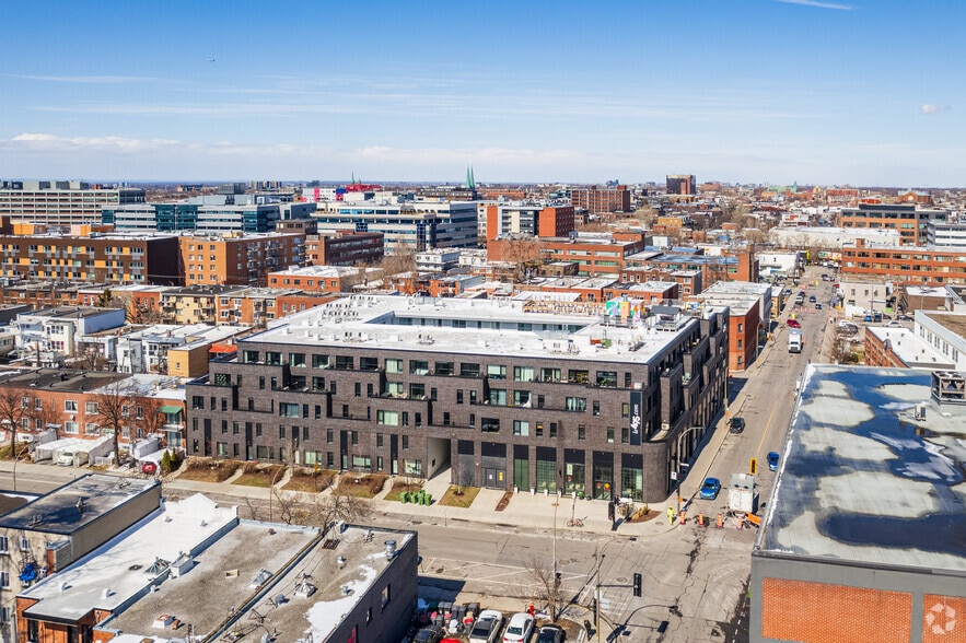 495 Av Beaumont, Montréal, QC à louer - Aérien – Image 2 sur 2
