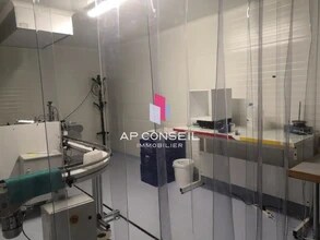 Local d’activités dans Montigny-le-Bretonneux à louer Photo intérieure– Image 2 sur 2