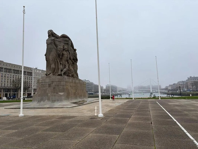 Local commercial dans Le Havre à louer - Photo de l’immeuble – Image 1 sur 1
