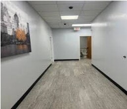 1159 E Michigan Ave, Ypsilanti, MI à louer Photo intérieure– Image 2 sur 4