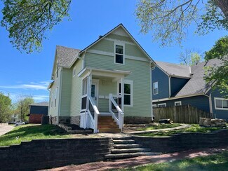 Plus de détails pour 912 Indiana St, Lawrence, KS - Logement à vendre
