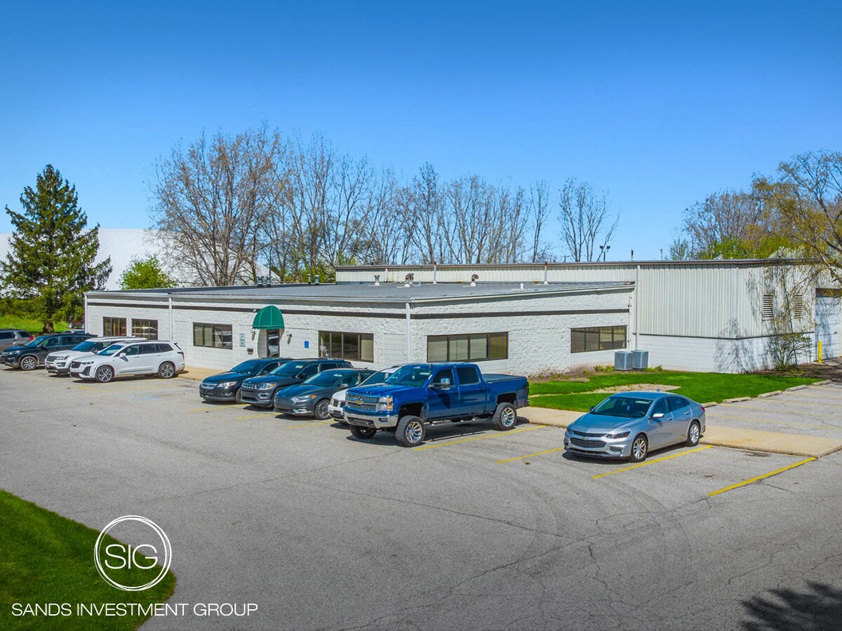 5935 Enterprise Dr, Lansing, MI à vendre Photo de l’immeuble– Image 1 sur 6