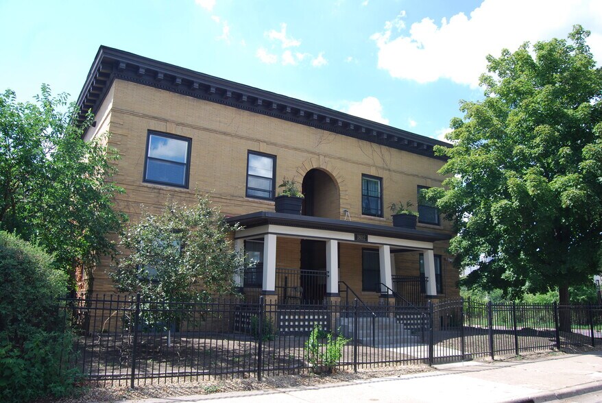 1802 11th Ave S, Minneapolis, MN à vendre - Photo de l’immeuble – Image 3 sur 25