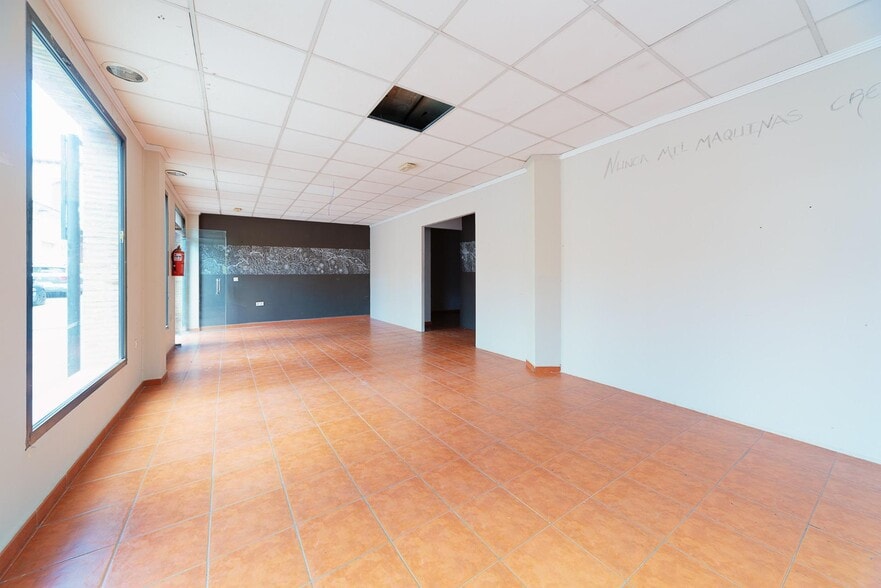 Local commercial dans Mula à vendre - Photo intérieure – Image 2 sur 14