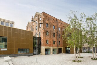 Plus de détails pour Sugar House Ln, Londres - Coworking à louer