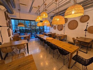 Plus de détails pour Local commercial à louer