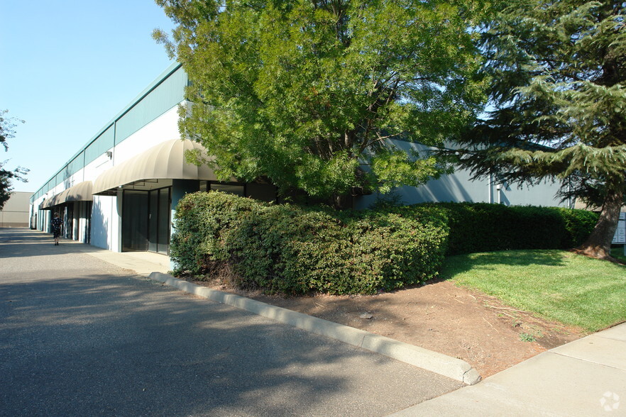 312 Otterson Dr, Chico, CA à louer - Photo de l’immeuble – Image 2 sur 2