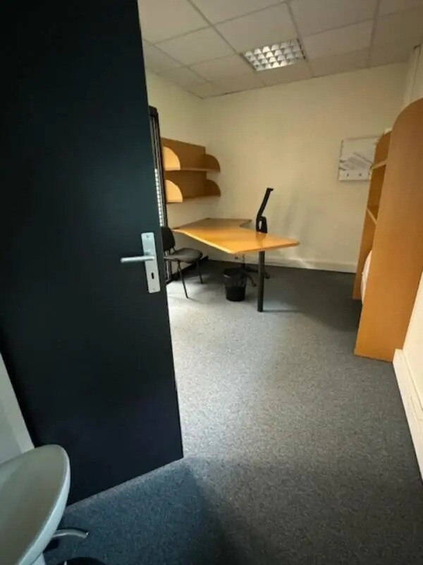 Plus de détails pour Bureau à louer