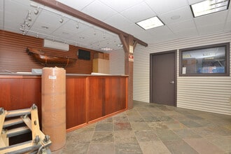 22-14 Hazen St, East Elmhurst, NY à louer Photo intérieure– Image 2 sur 8