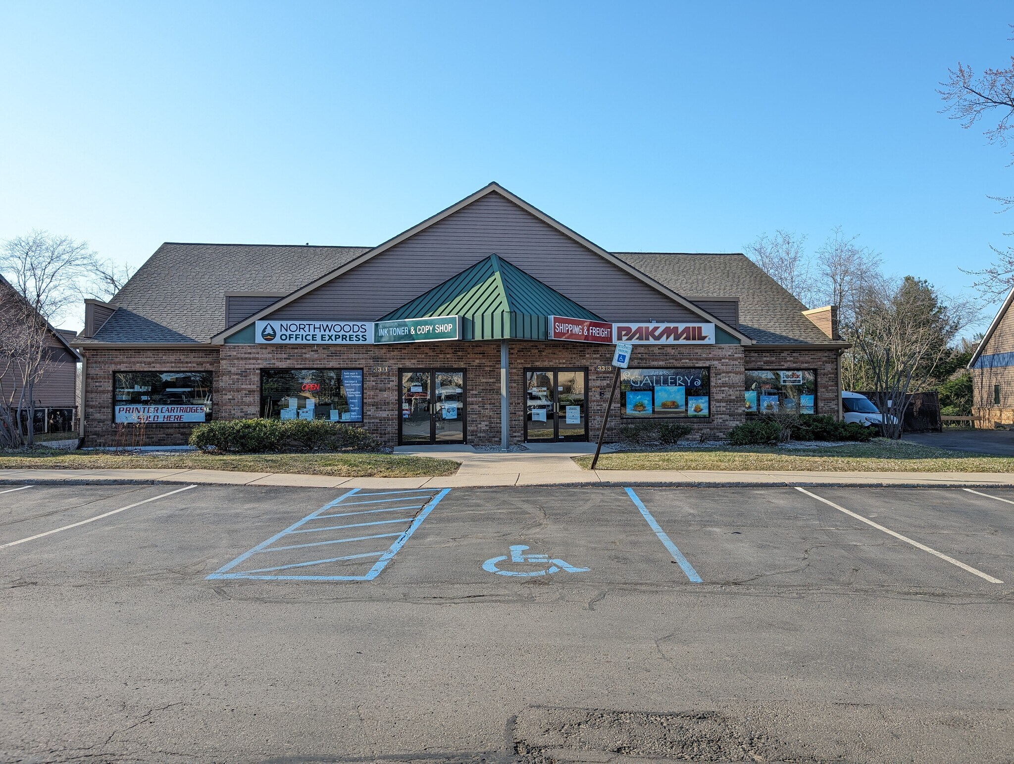 3311 South Airport Rd, Traverse City, MI à louer Photo de l’immeuble– Image 1 sur 31