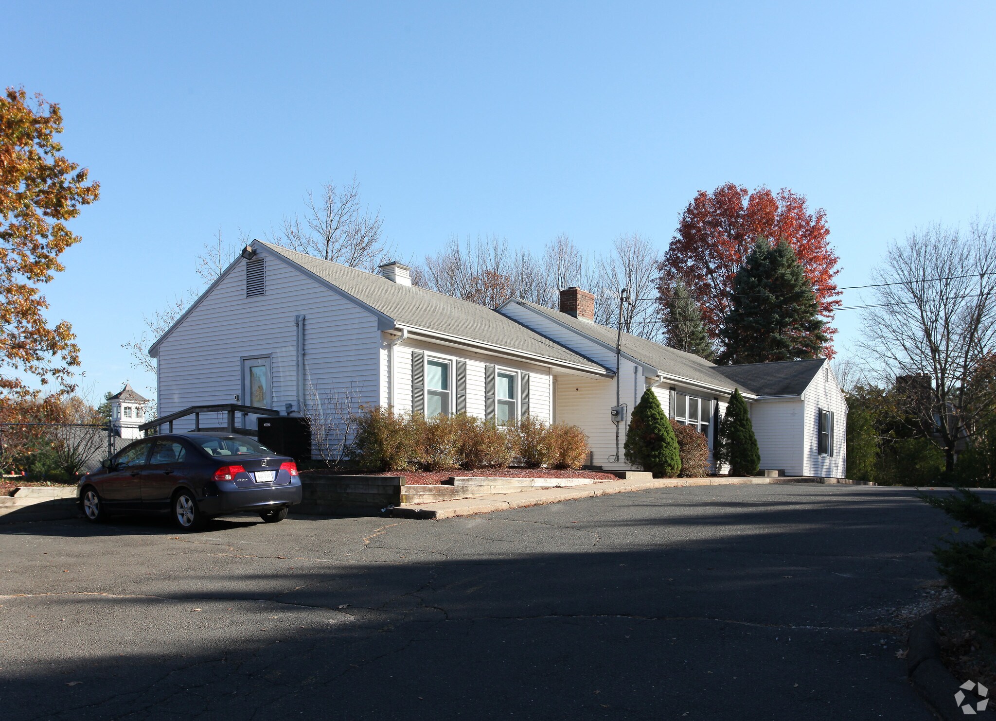 40 W Avon Rd, Avon, CT à louer Photo principale– Image 1 sur 26