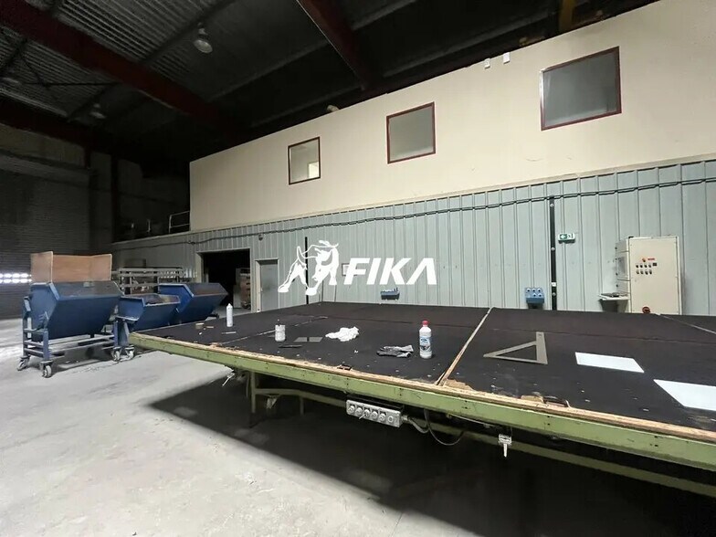 Local d'activités dans Saint-André-de-Cubzac à vendre - Photo de l’immeuble – Image 3 sur 11