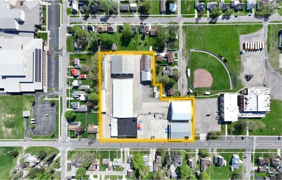 418 N Michigan Ave, Edgerton, OH à vendre - Photo principale – Image 1 sur 9