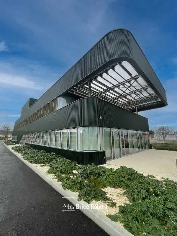 Bureau dans Saint-Maurice-de-Beynost à vendre Photo de l’immeuble– Image 1 sur 7