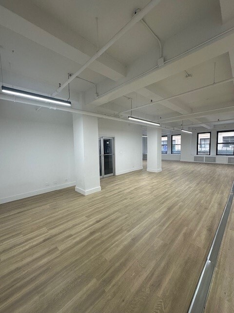 261 W 35th St, New York, NY à louer Photo intérieure– Image 1 sur 2
