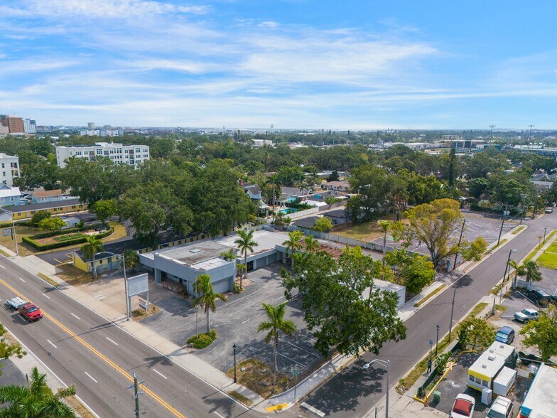 1505 Tamiami Trl W, Bradenton, FL à vendre - Photo de l’immeuble – Image 2 sur 10