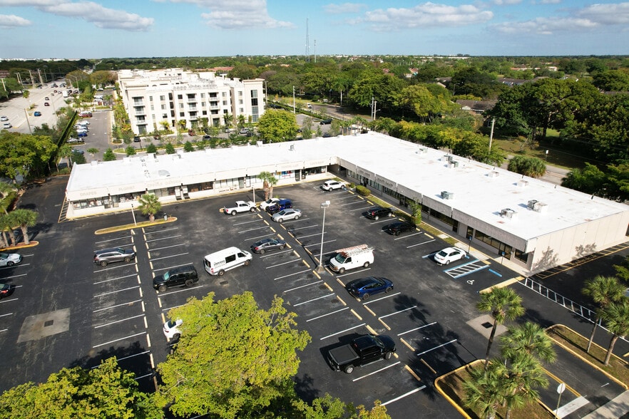 8401-8463 W McNab Rd, Tamarac, FL à louer - Aérien – Image 2 sur 4