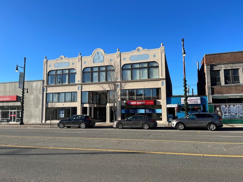 221 Main St, Nashua, NH à vendre - Photo de l’immeuble – Image 2 sur 13