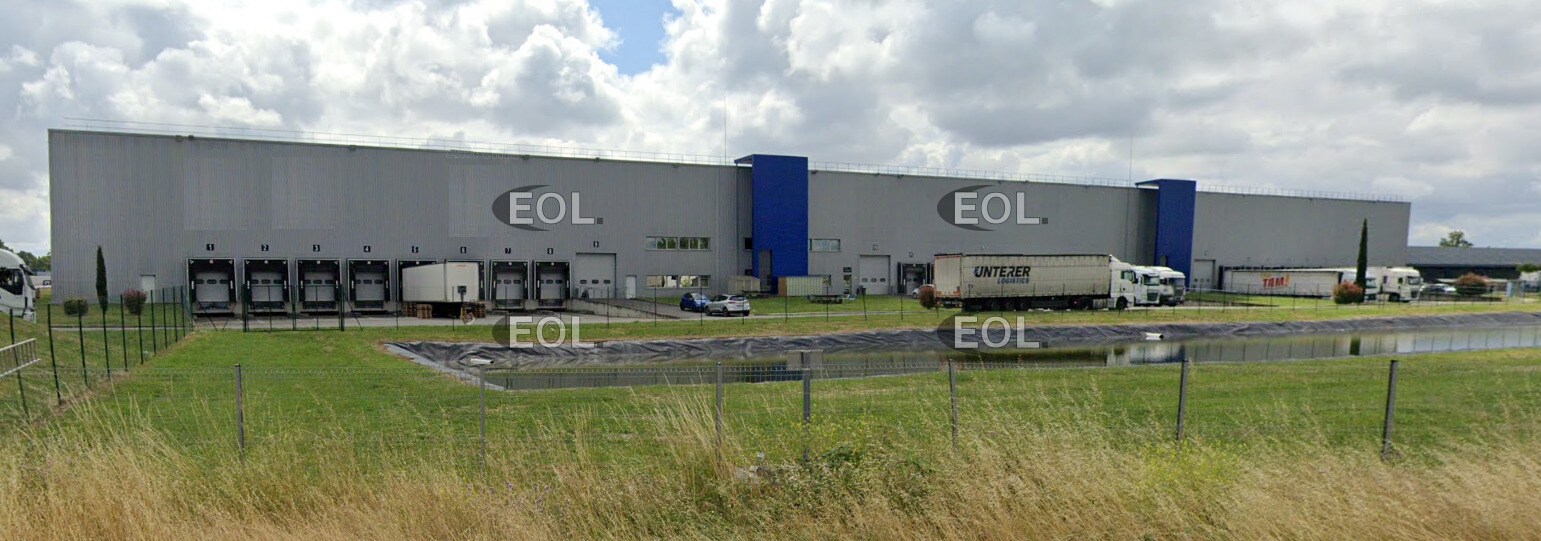 Industriel/Logistique dans Blanquefort à louer Photo de l’immeuble– Image 1 sur 2