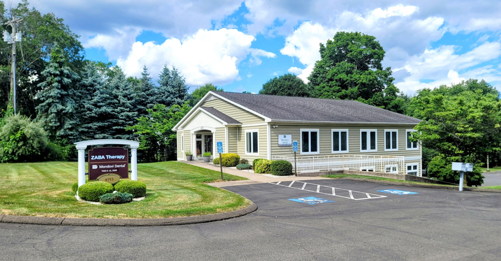 4183-4193 Whitney Ave, Hamden, CT à vendre - Photo de l’immeuble – Image 1 sur 3