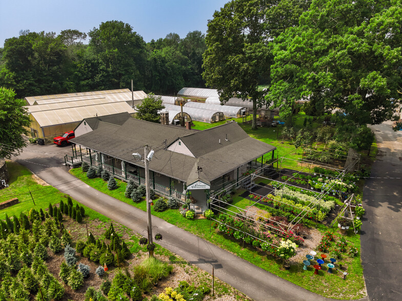 767 Hartford Pike, Scituate, RI à vendre - Photo de l’immeuble – Image 2 sur 3