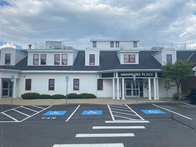 72 S River Rd, Bedford, NH à louer - Photo de l’immeuble – Image 2 sur 13