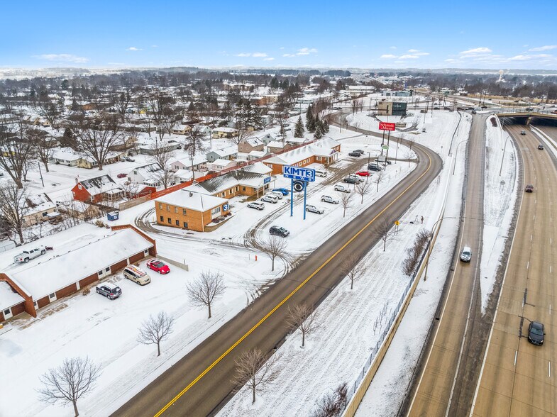 1751 US-52, Rochester, MN à vendre - Photo de l’immeuble – Image 2 sur 2
