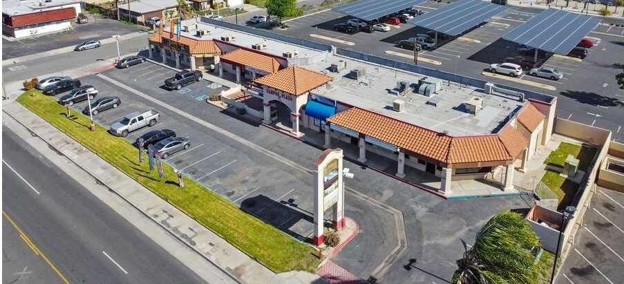 555 S Mt Vernon Ave, San Bernardino, CA à louer - Photo de l’immeuble – Image 1 sur 5